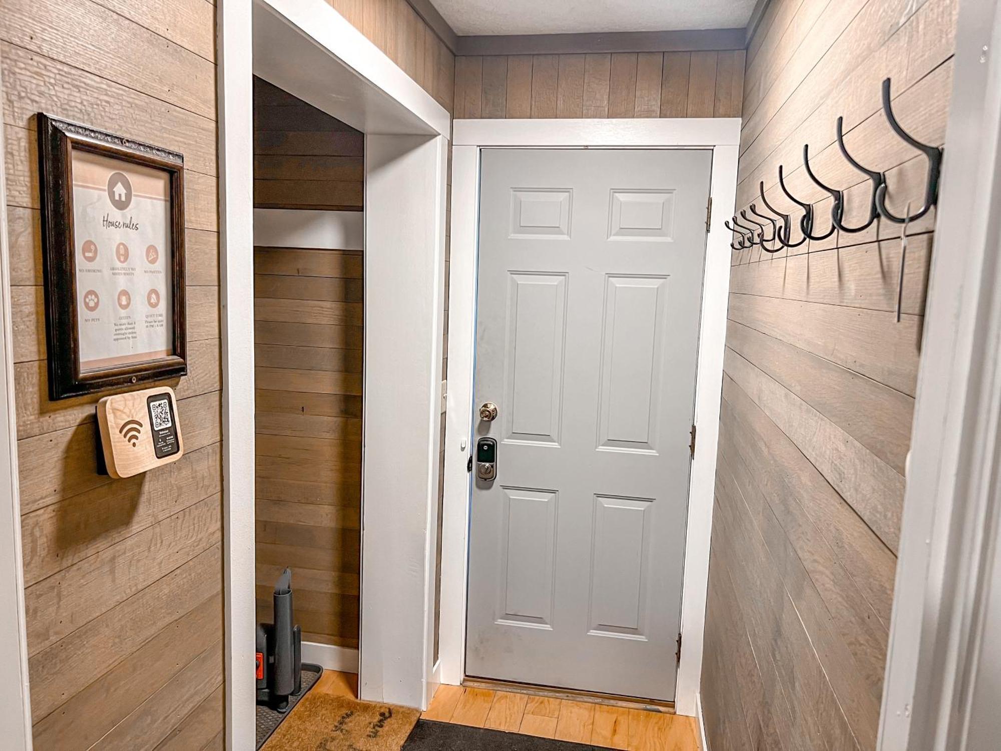 Remodeled Summit Condo At Snowshoe - Modern & Cozy Exterior photo