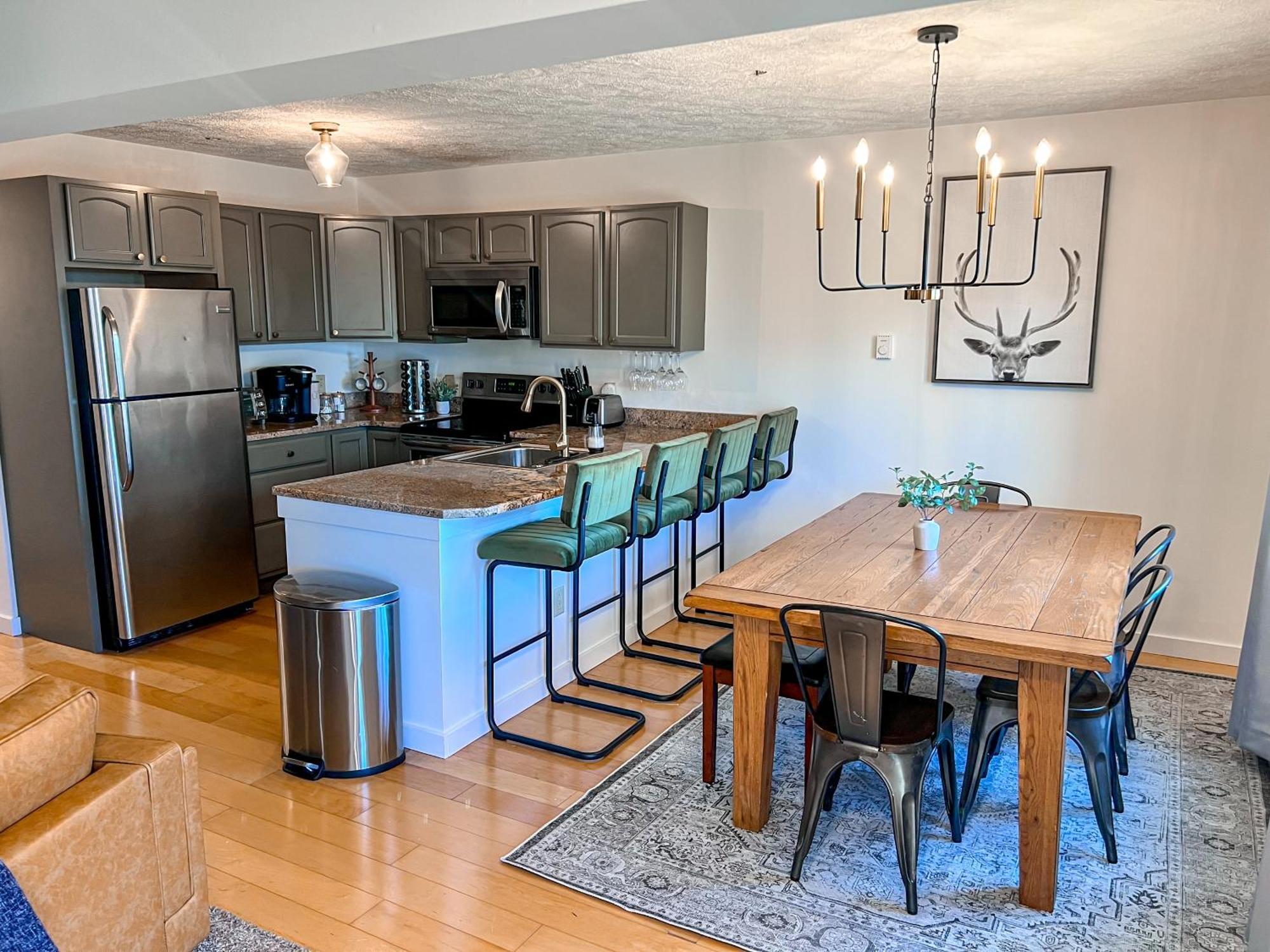 Remodeled Summit Condo At Snowshoe - Modern & Cozy Exterior photo