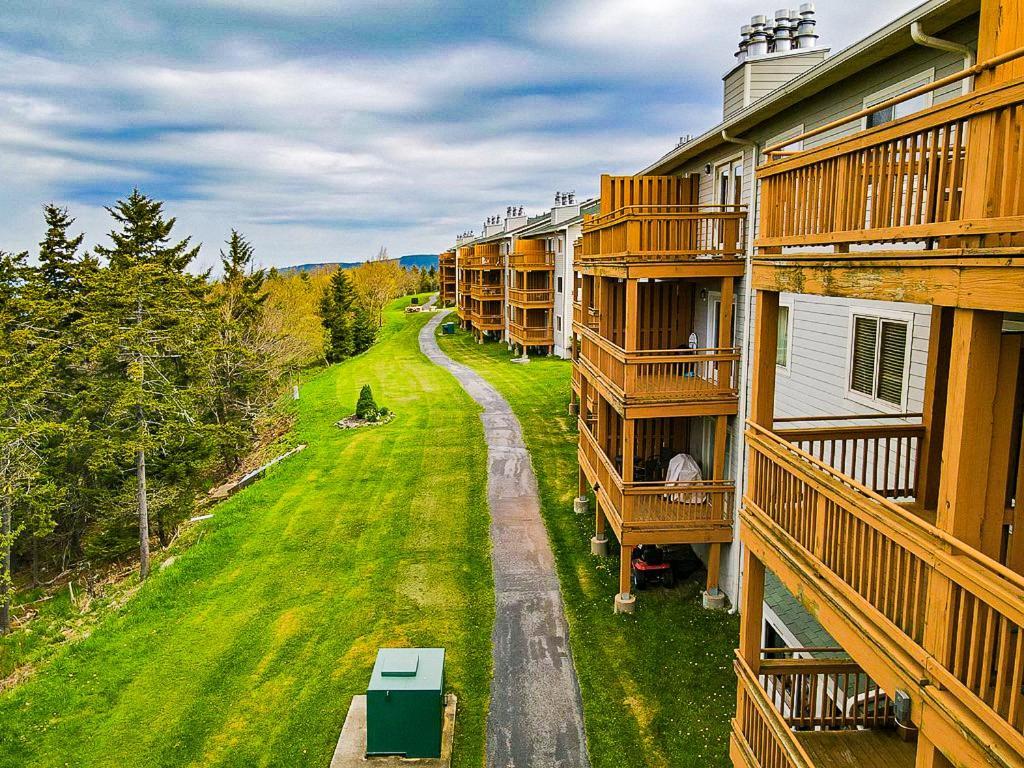 Remodeled Summit Condo At Snowshoe - Modern & Cozy Exterior photo