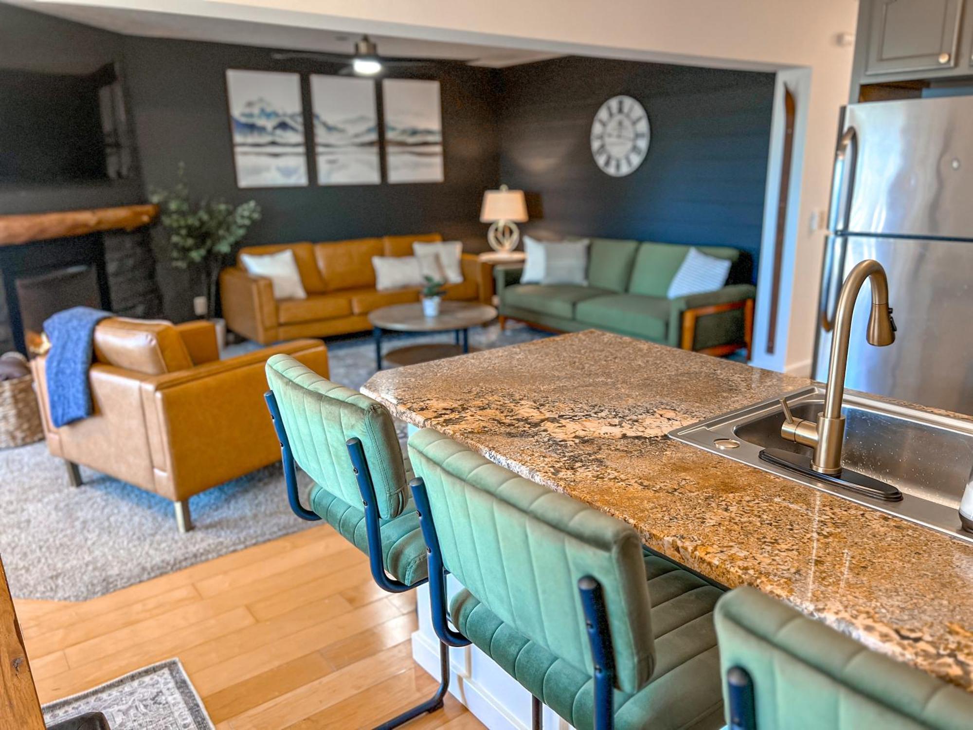 Remodeled Summit Condo At Snowshoe - Modern & Cozy Exterior photo