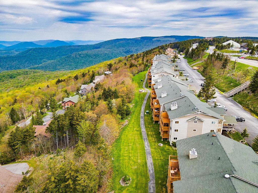 Remodeled Summit Condo At Snowshoe - Modern & Cozy Exterior photo